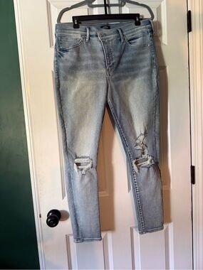 Express Light Wash Distressed Women's Jeans